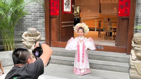米涂配资 新华视点｜供需两侧精准发力&#32;消费市场亮点频现